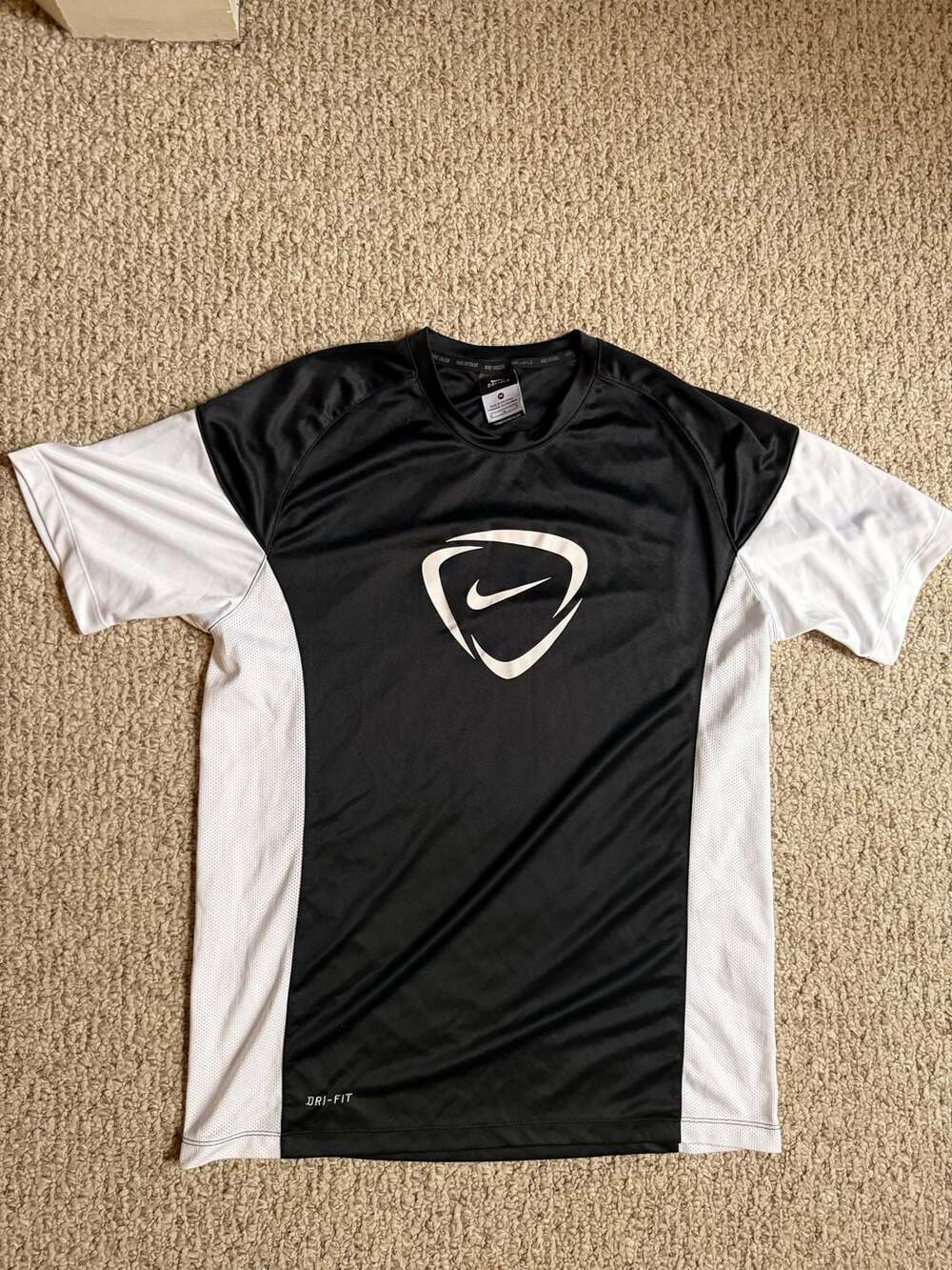 Nike Dri-Fit Soccer Training T-Shirt Black White Center Shield Logo Men's Medium